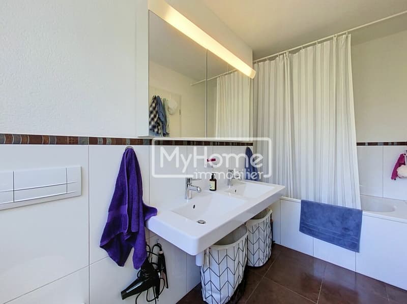 Spacieux appartement de 4,5 pièces avec un grand balcon d'angle dans un environnement résidentiel recherché (11)
