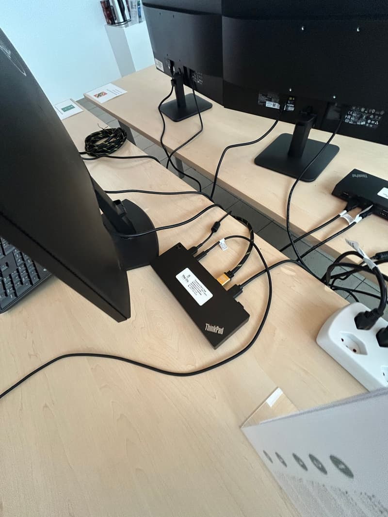 Postazione di lavoro singola completamente attrezzata a Caslano (6)