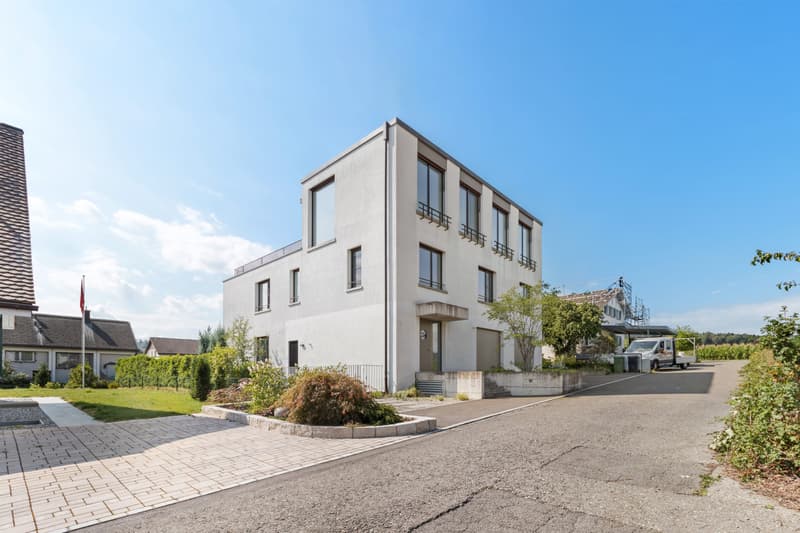 5-Zimmer-Gartenwohnung mit Pool in Wohlen kaufen (2)