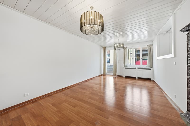 Maison villageoise de 7.5 pièces avec piscine au coeur de Gilly (4)