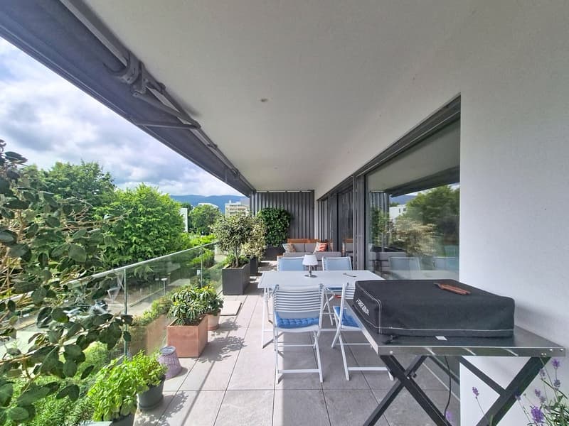 À 3 minutes à pied de la gare avec balcon de 42 m2 (2)