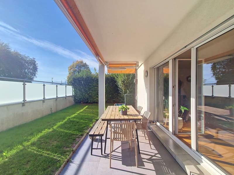 Bel appartement avec terrasse et jardin au coeur d'Eysins ! (10)
