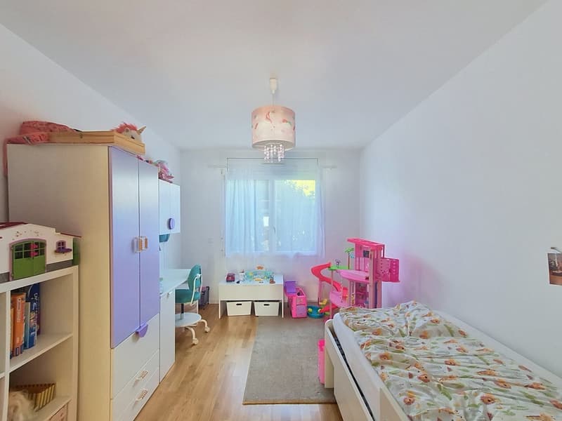 Bel appartement avec terrasse et jardin au coeur d'Eysins ! (9)