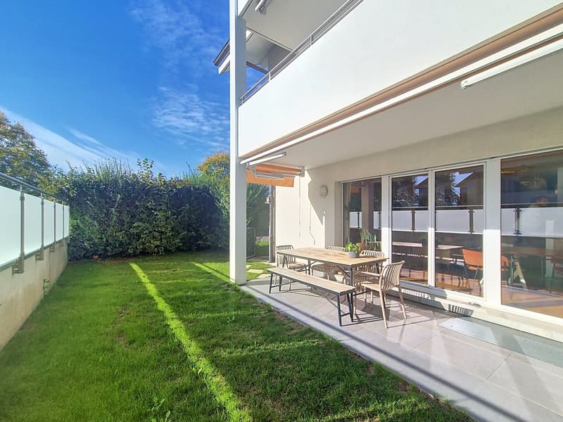 Bel appartement avec terrasse et jardin au coeur d'Eysins ! (1)