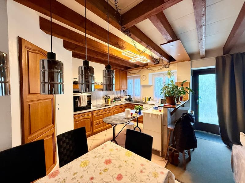Entrée, cuisine, salon - maison no 28