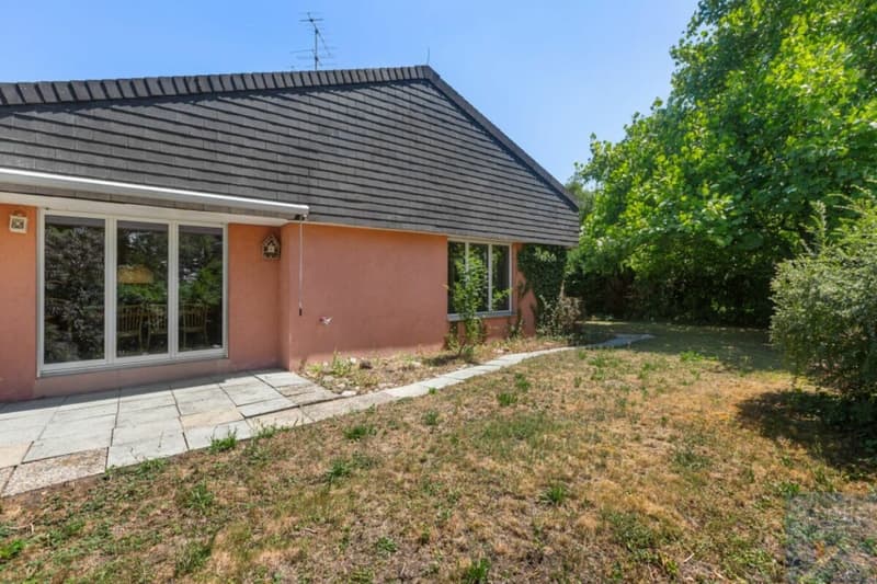 7 ½-Zimmer Einfamilienhaus mit grossem Garten (5)