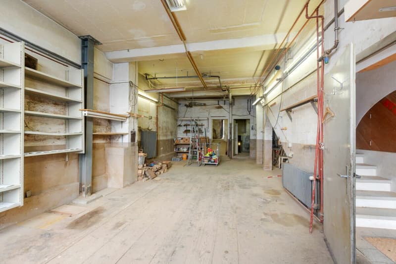 Sanierungsbedürftiges 6-Zimmer-Stadtreihenhaus mit Ausbaupotenzial (2)