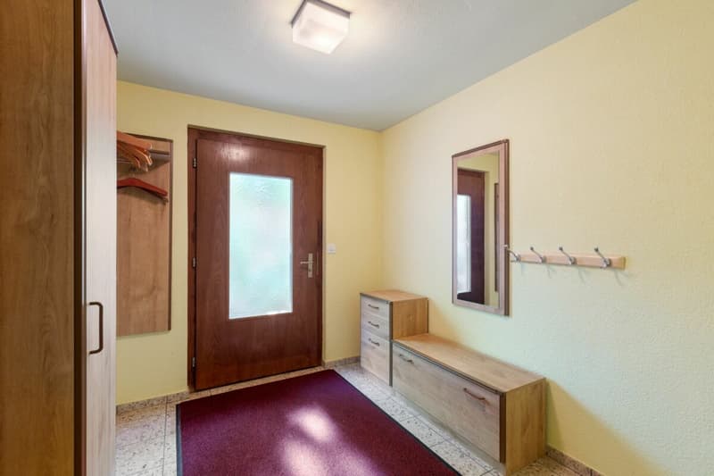 Grosszügiges 6½-Zimmer-Einfamilienhaus mit Doppelgarage (2)