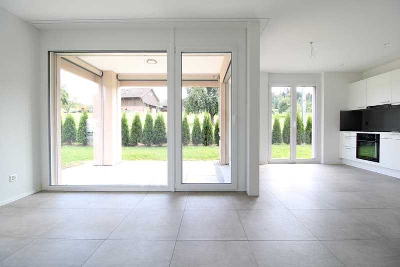 Charmante und helle 2.5 Zimmer-Wohnung (1.OG) (3)