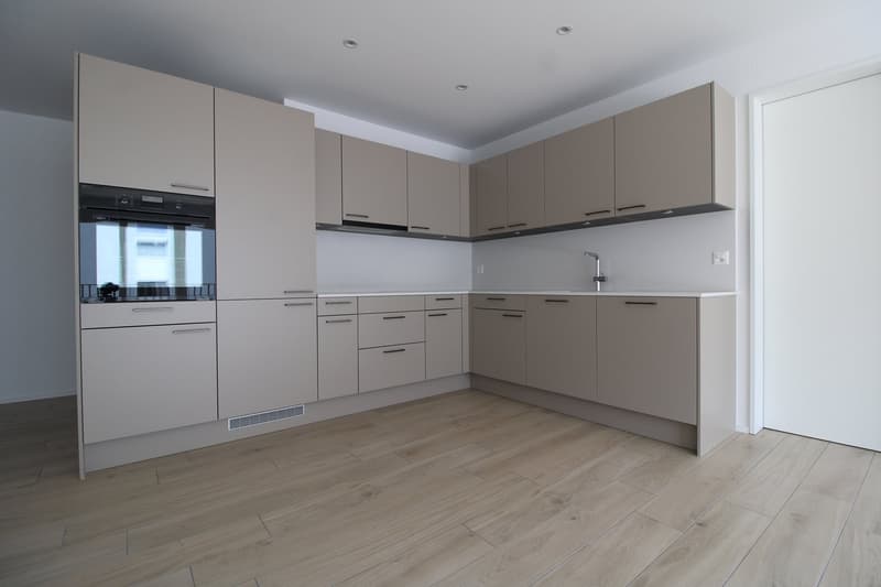 Moderne 4.5-Zimmerwohnung mit zwei Bädern und gemütlichem Sitzplatz (2)