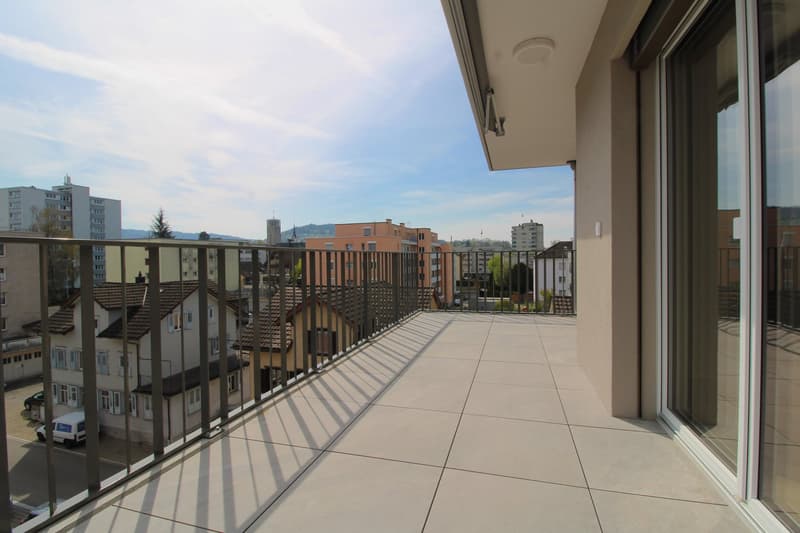 Moderne 3.5-Zimmer-Wohnung mit grosszügigem Balkon in Niederuzwil (10)