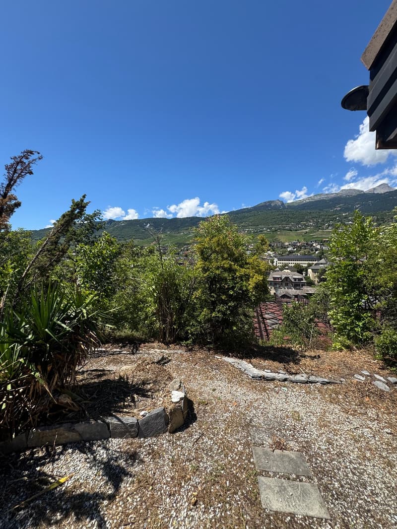 Villa avec terrain à bâtir et grange – Quartier Plantzette, Sierre (39)