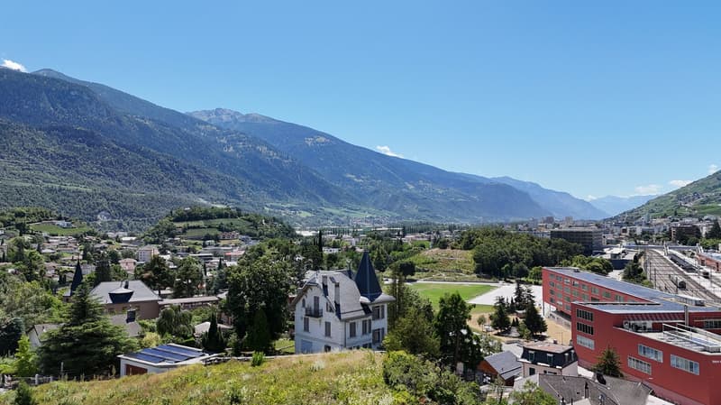 Villa avec terrain à bâtir et grange – Quartier Plantzette, Sierre (15)
