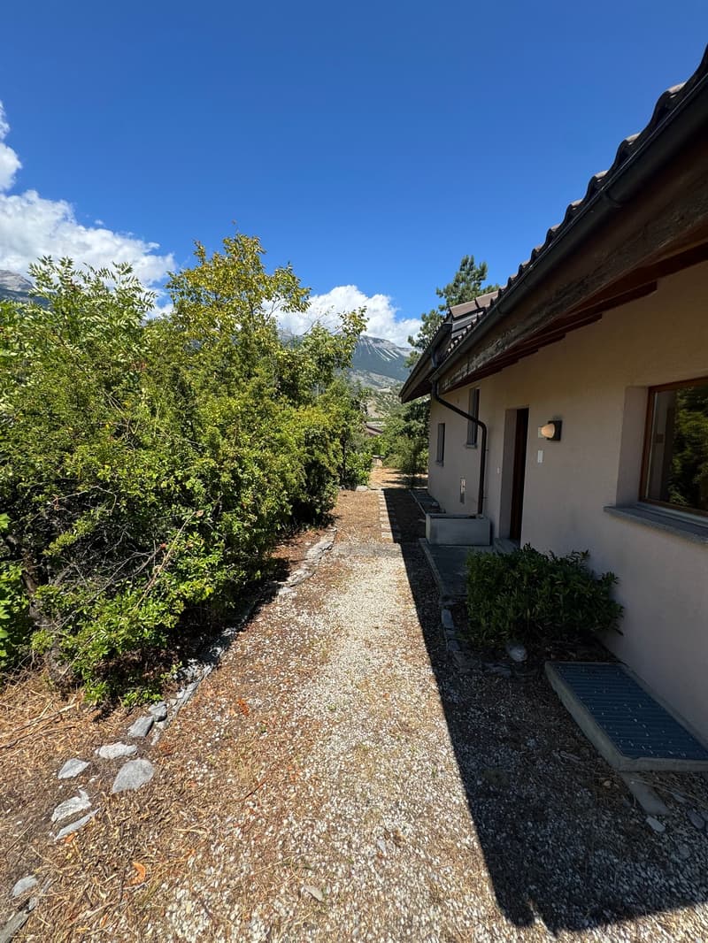 Villa avec terrain à bâtir et grange – Quartier Plantzette, Sierre (40)