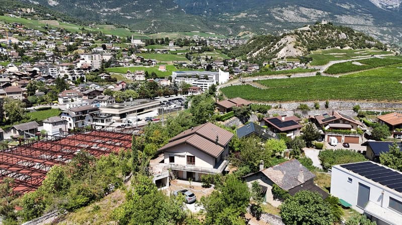 Villa avec terrain à bâtir et grange – Quartier Plantzette, Sierre (2)