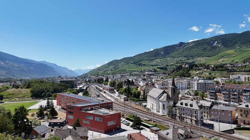 Villa avec terrain à bâtir et grange – Quartier Plantzette, Sierre (14)