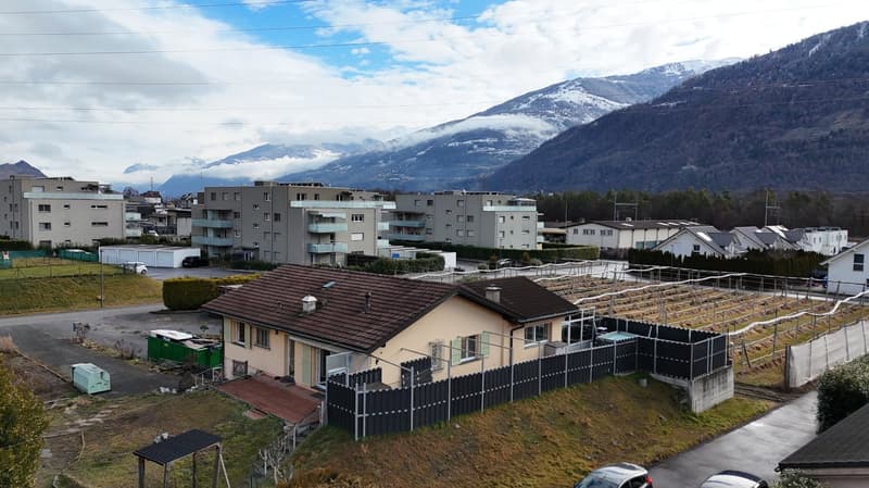 detached house, single family home, garden, mountain view
