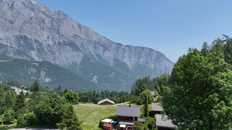 Chalet de charme aux Mayens de Chamoson avec vue panoramique sur les Alpes (13)