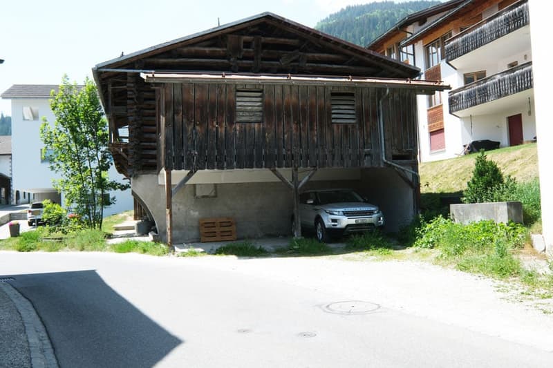 Das grosse Dreifamilienhaus in Schluein bei Ilanz/Glion (3)