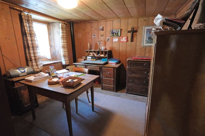 Das grosse Wohnhaus mit Stall in Schluein bei Ilanz/Glion (5)