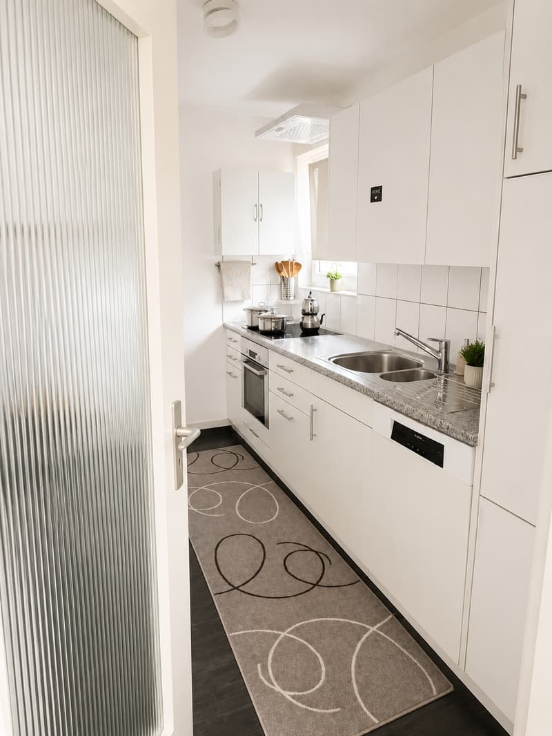 Generöses Wohnen - top modern mit Balkon im Grünen! (2)