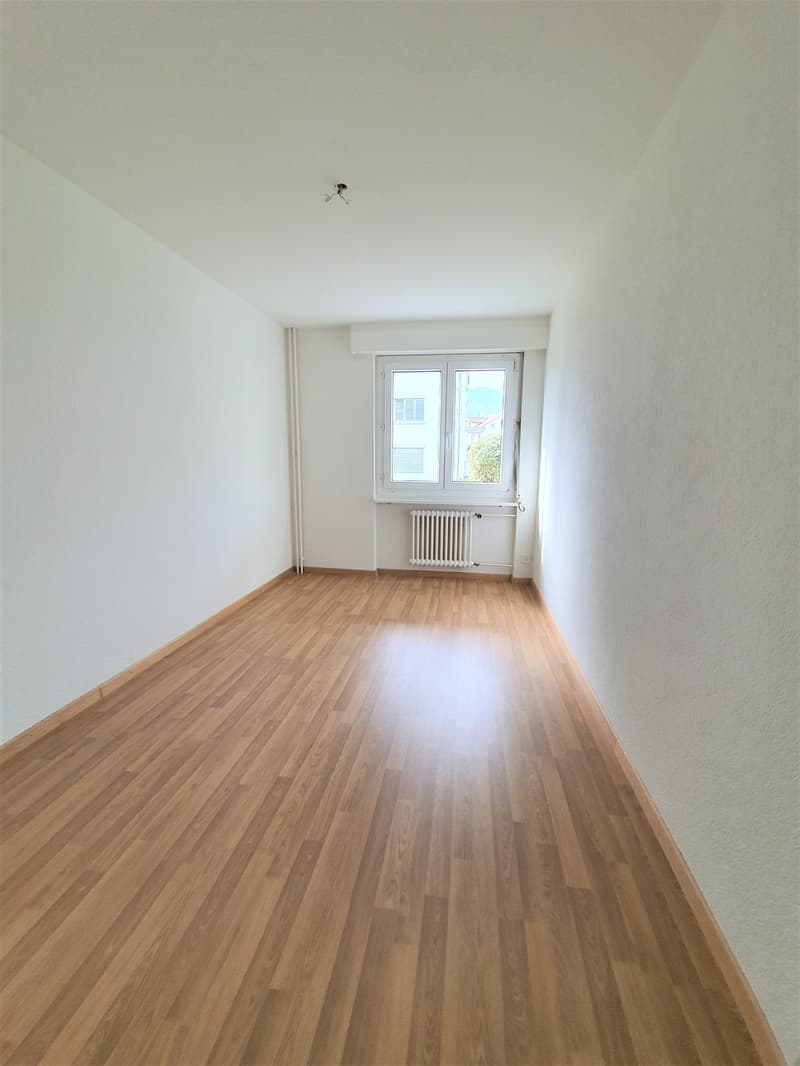 Grösszügiger Grundriss, modern und mit sonnigem Balkon! (5)