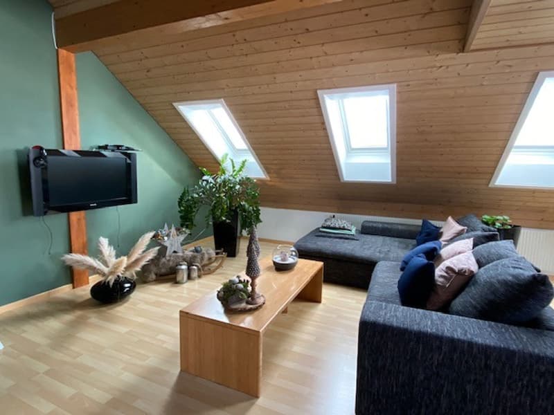 Stilvolle Dachwohnung mit Balkon und grosser Galerie! (3)