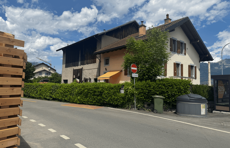 Opportunité promoteur – Ferme habitable + grange à développer – Collombey (2)