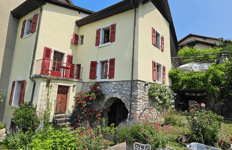 Maison de charme à Brent avec une magnifique vue sur le lac Léman (4)