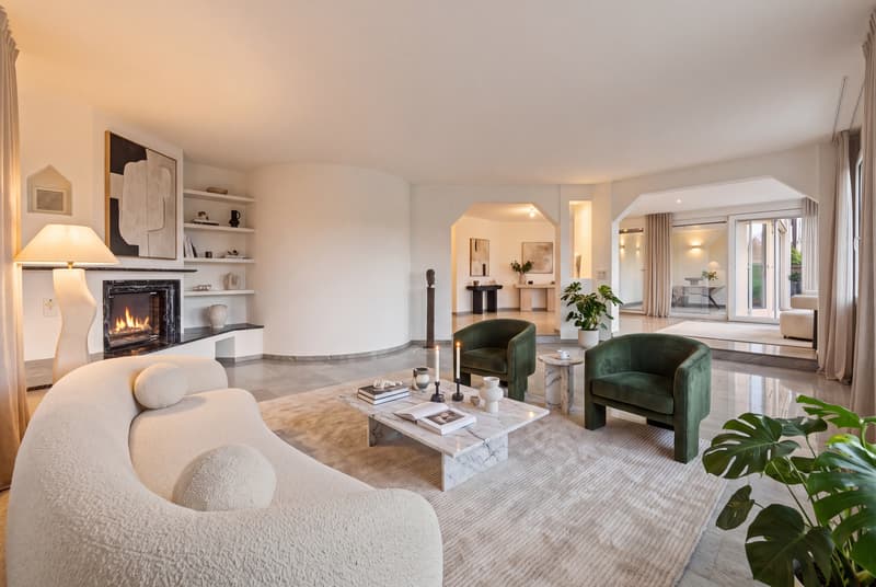Wohnzimmer mit Kamin