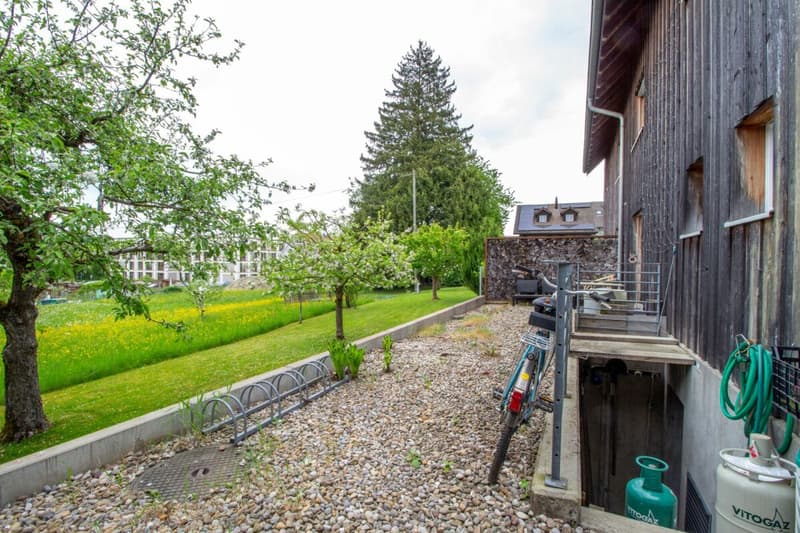 5.5-Zimmer-Doppeleinfamilienhaushälfte mit ausgebautem Dachstock und Aussicht (4)