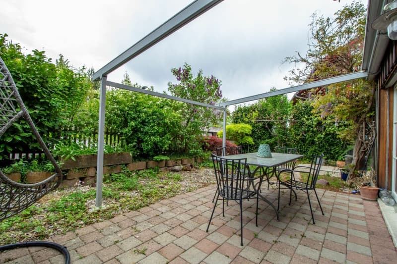 5.5-Zimmer-Doppeleinfamilienhaushälfte mit ausgebautem Dachstock und Aussicht (6)
