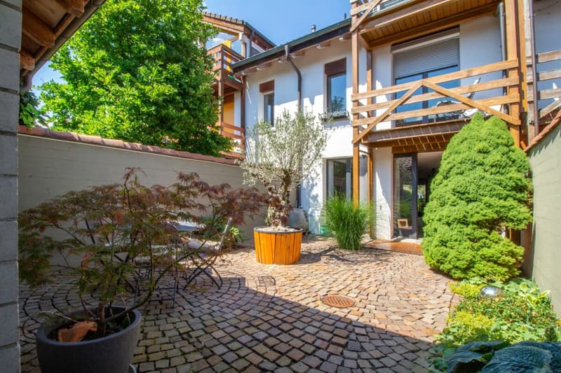 Saniertes und familienfreundliches 5.5 Zimmer Reihen Einfamilienhaus (1)