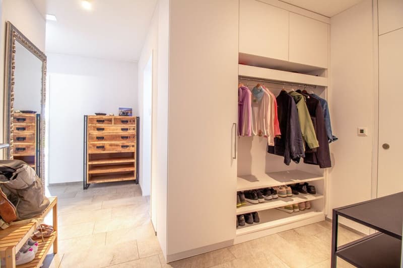 Moderne und helle 3.5-Zimmer- Gartenwohnung im steuergünstigen Winkel (9)