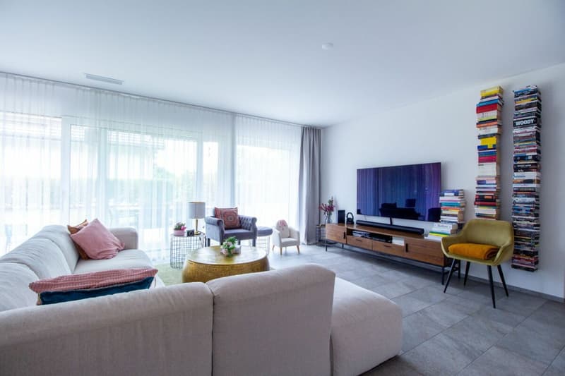 Moderne und helle 3.5-Zimmer- Gartenwohnung im steuergünstigen Winkel (4)