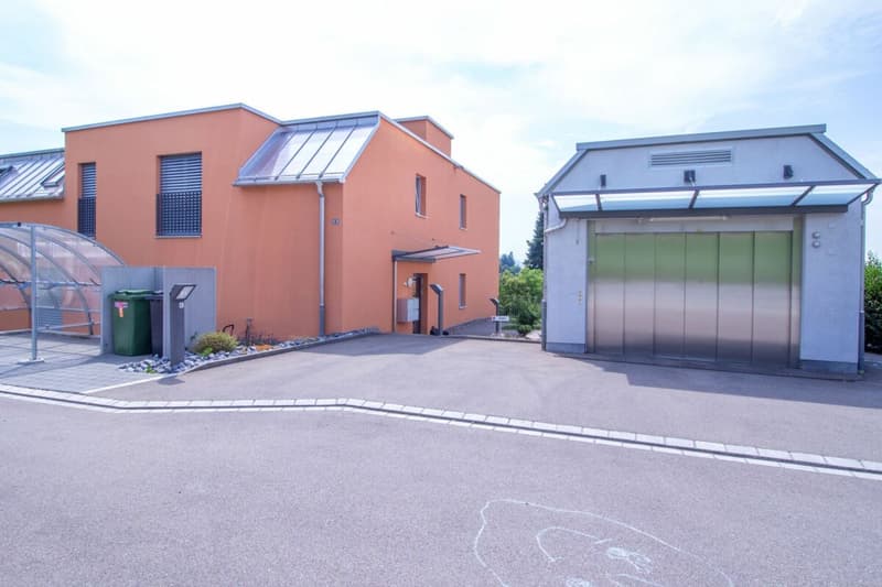 Moderne und helle 3.5-Zimmer- Gartenwohnung im steuergünstigen Winkel (19)