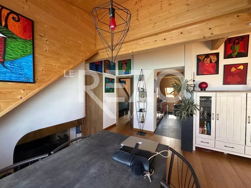 Bel appartement en attique avec accès direct au Lac Léman ? Rénové avec goût (4)
