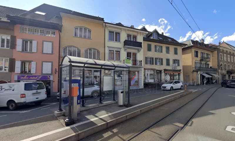 Immeuble mixte : 2 surfaces commerciales + 5 appartements (5)