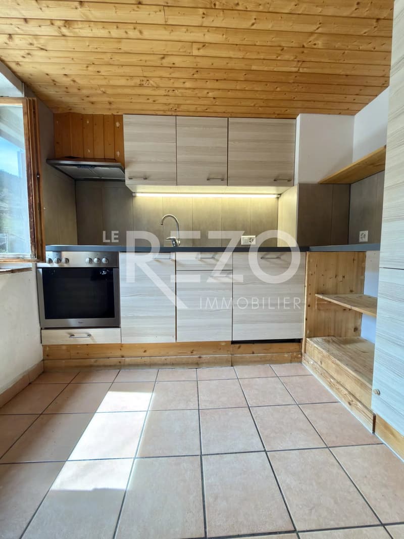 Attique 4.5 pièces avec garage et jardin, idéalement situé au coeur de Nax, Mont Noble. (5)