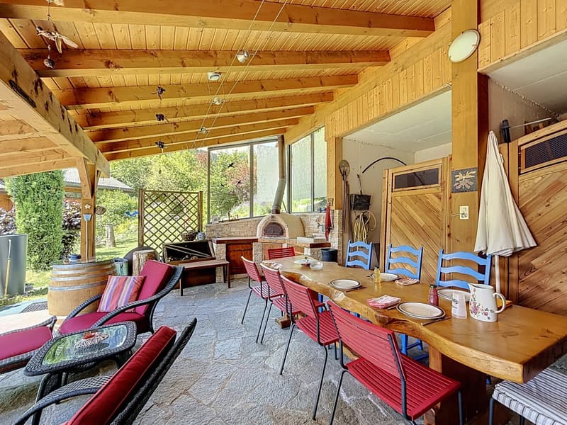 Villa familiale pleine de charme avec terrasse couverte et vue exceptionnelle à Chamoson (11)