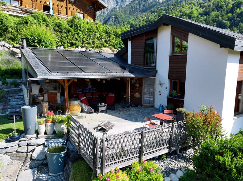 Villa familiale pleine de charme avec terrasse couverte et vue exceptionnelle à Chamoson (13)