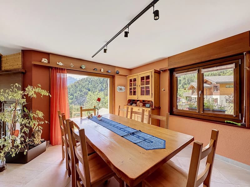 Villa familiale pleine de charme avec terrasse couverte et vue exceptionnelle à Chamoson (4)