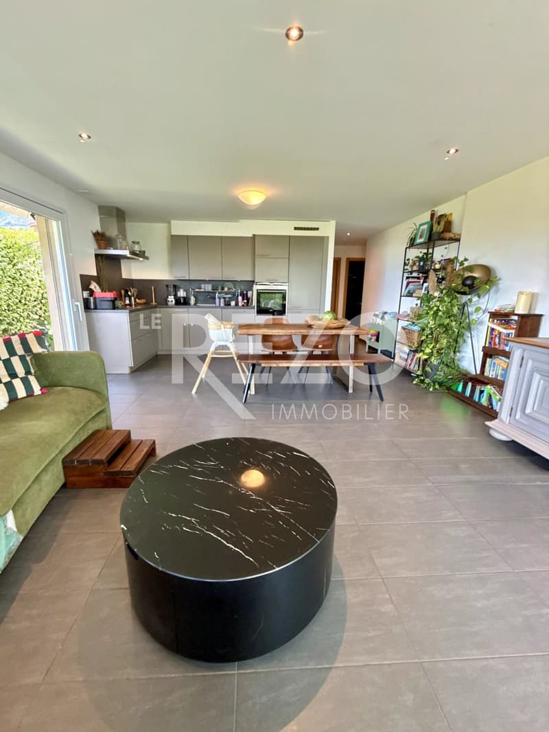 Superbe appartement de 3,5p avec grande terrasse, jardin et vue panoramique. SAVIÈSE, VS (4)