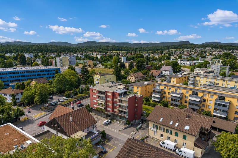 Helle Wohnung mit Balkon und Dachterrasse (1)