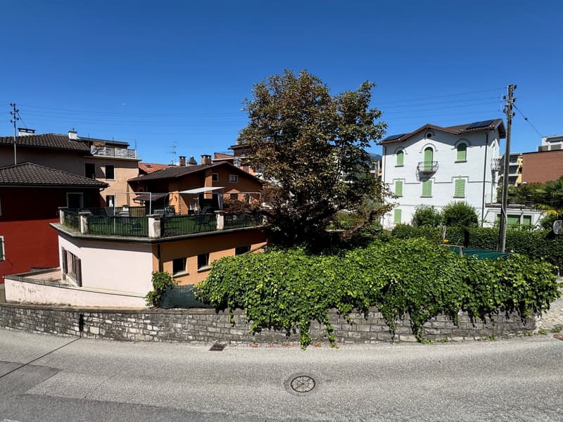 Viganello: Casa bifamiliare con giardino e terrazza, ideale investimento (2)