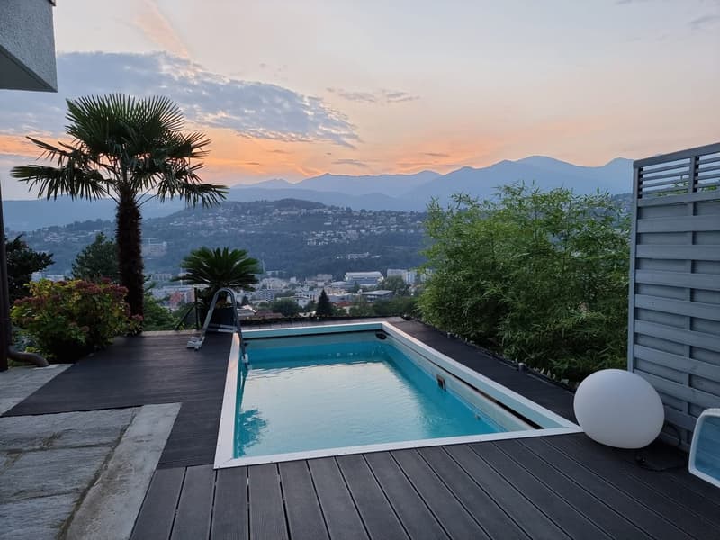 Elegante casa con vista panoramica (2)