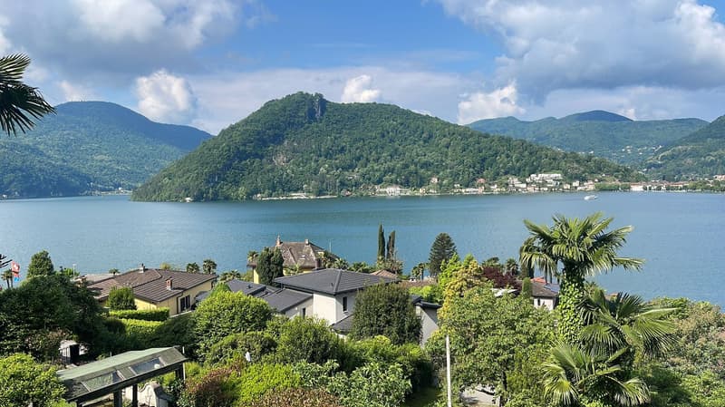 Incantevole casa di nucleo ristrutturata con vista lago (1)