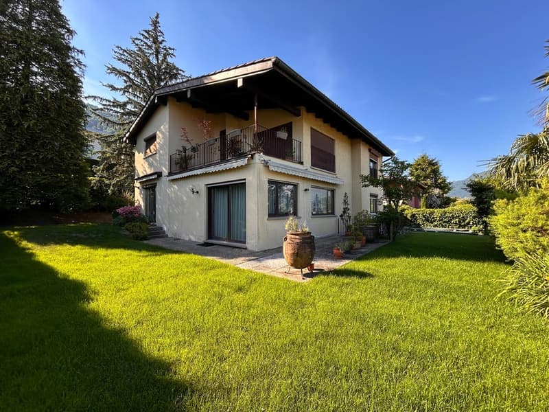 Splendida Villa di 9 Locali a Manno, Ticino (2)