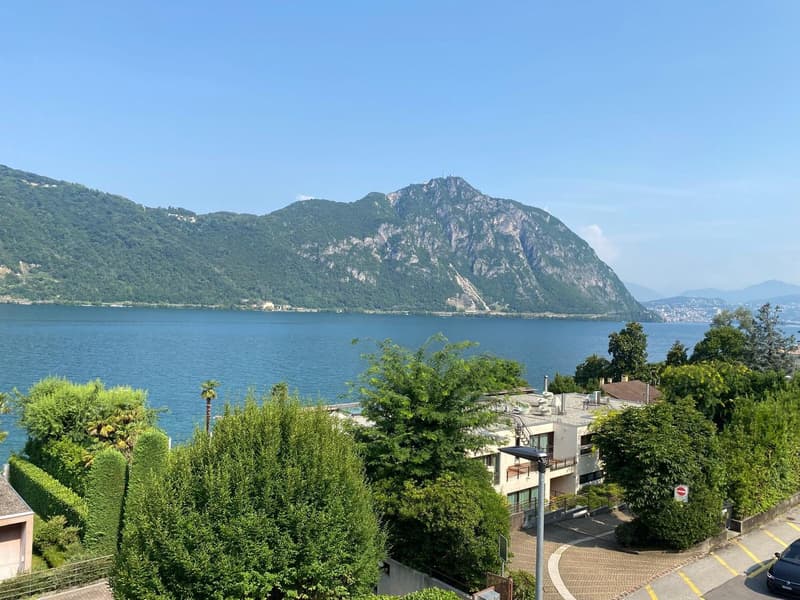 Stunning 4.5-Room Attic Apartment with Lake Views in Bissone (1)