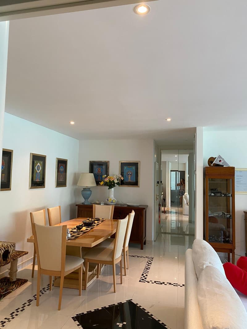 Stunning 4.5-Room Attic Apartment with Lake Views in Bissone (5)